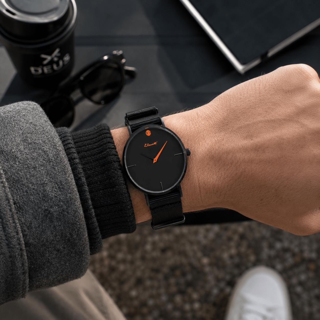 Mens Minimalist Strap Watch | BEST FRIEND 40 NERO Watch Elements Watches